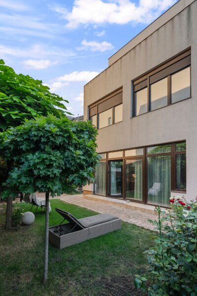 Salajan, vila superba cu 2 etaje, 7 camere, curte libera 232 mp,